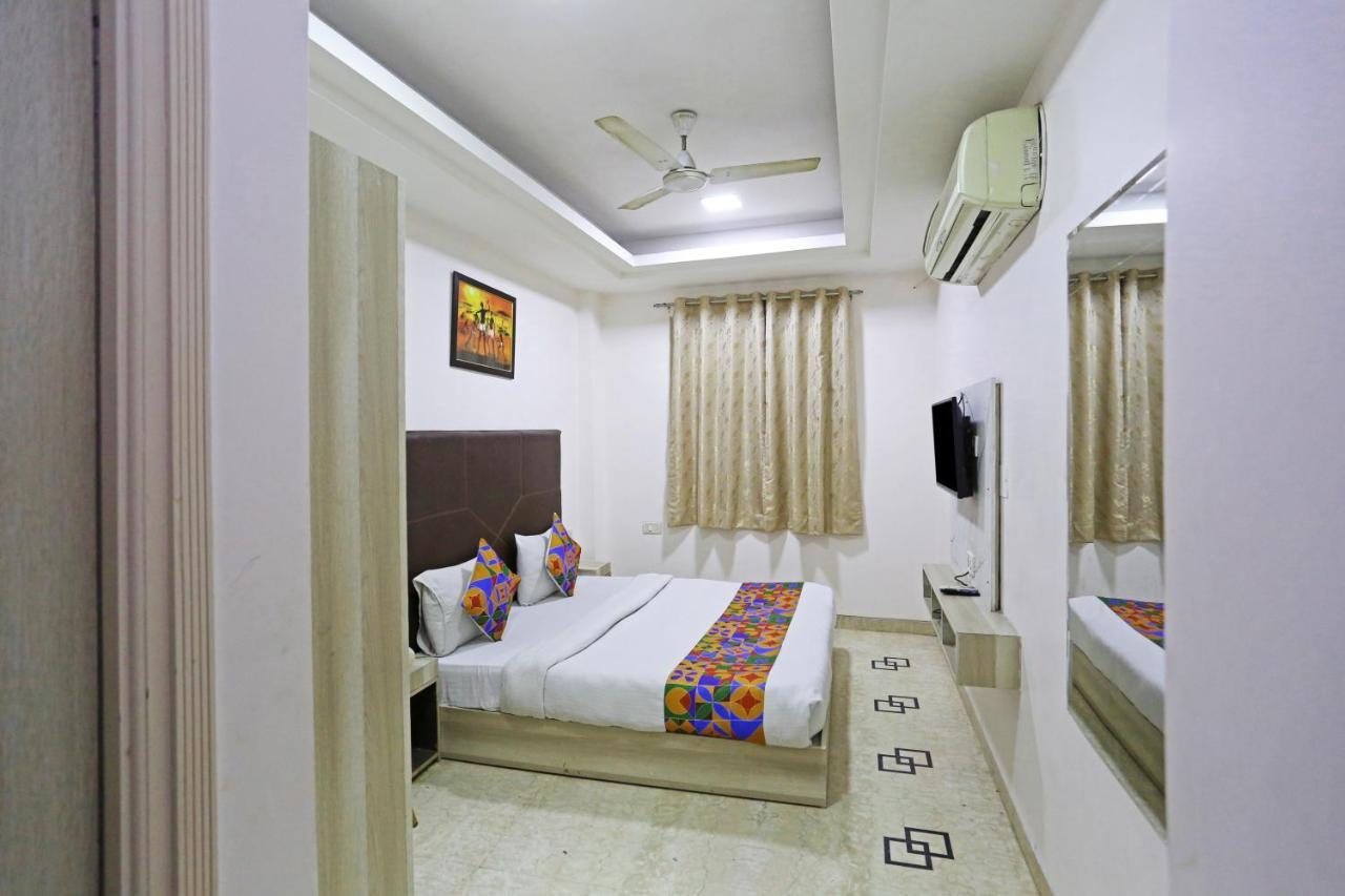 Hotel Sterling Inn, New Delhi Eksteriør bilde