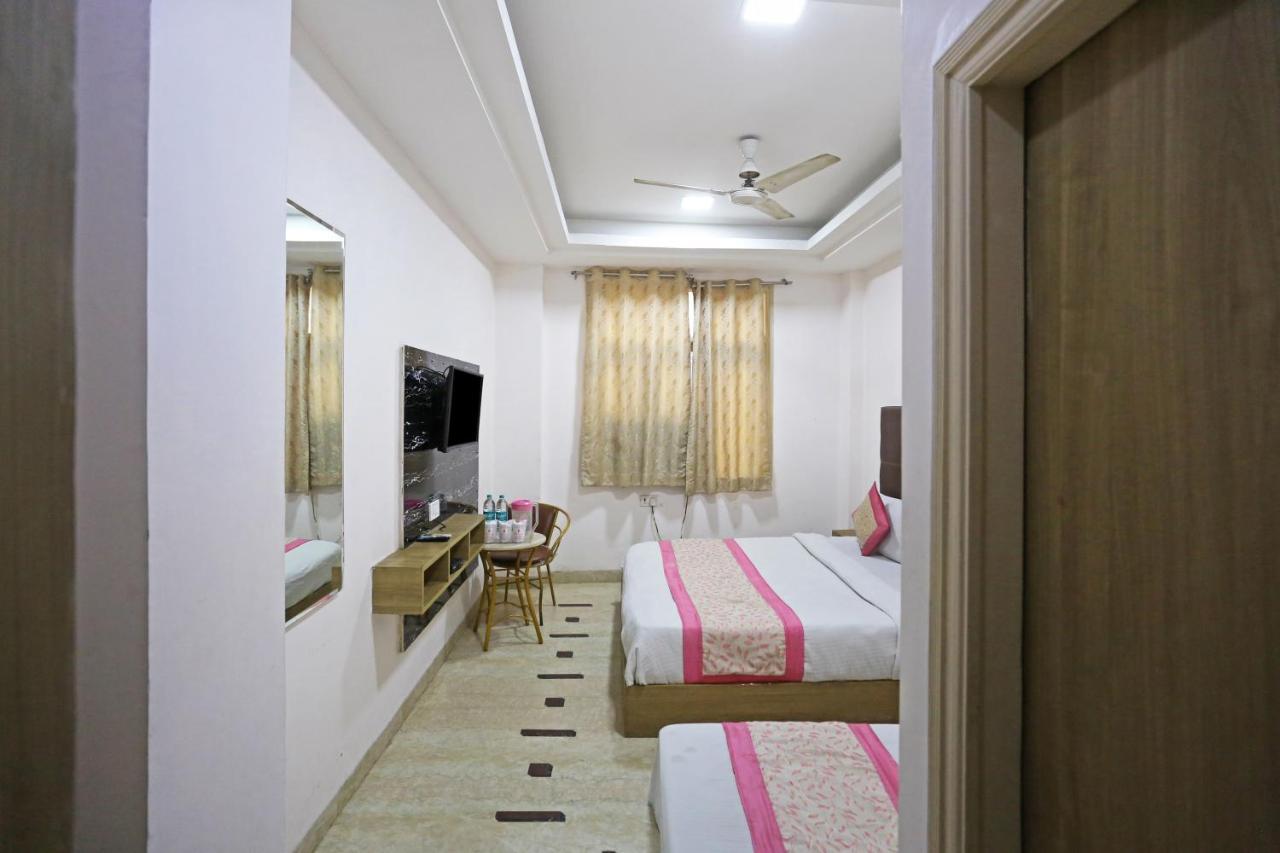 Hotel Sterling Inn, New Delhi Eksteriør bilde