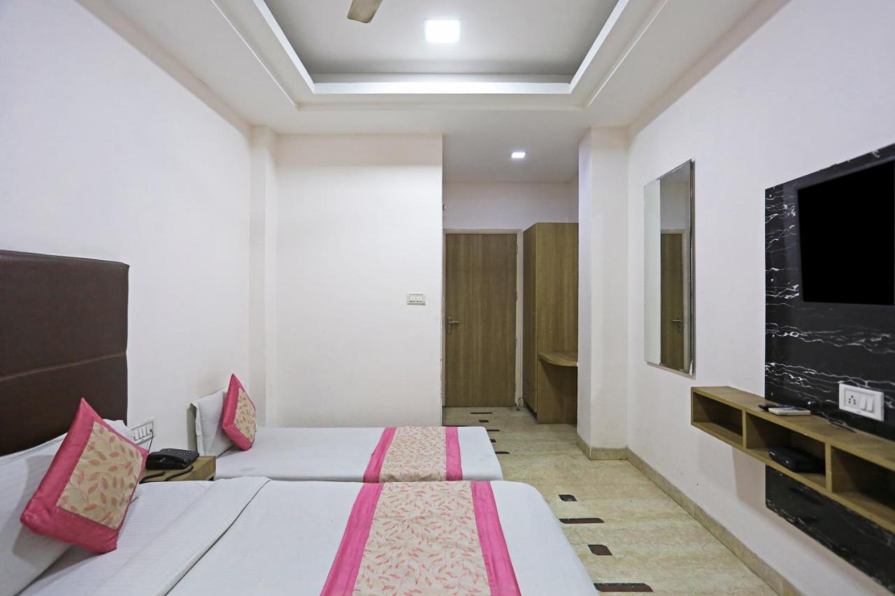 Hotel Sterling Inn, New Delhi Eksteriør bilde