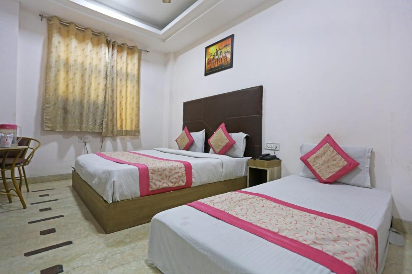 Hotel Sterling Inn, New Delhi Eksteriør bilde